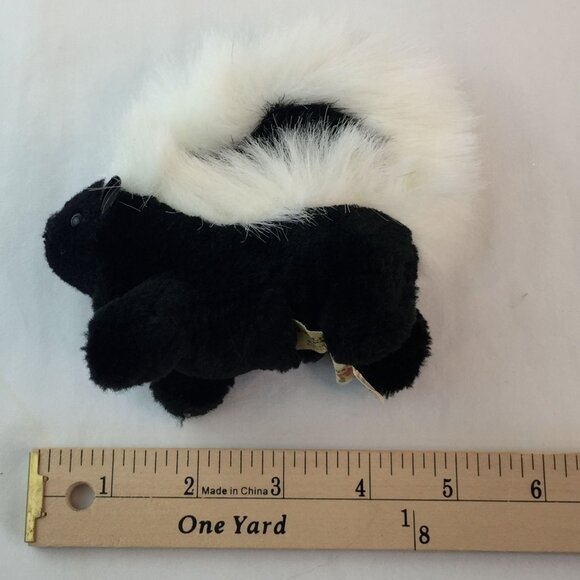 Folkmanis Skunk Finger Puppet Plush 4" Stuffed Animal Toy - Picture 8 of 8
